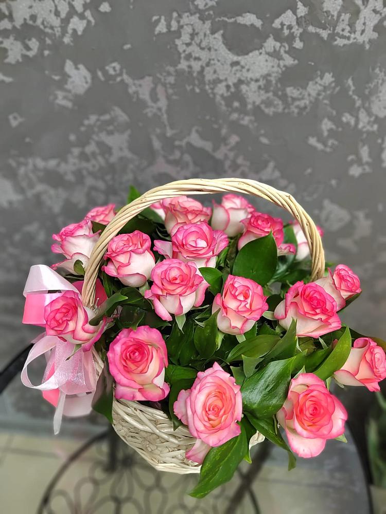 Цветочная композиция из Розы в корзине в Зольской