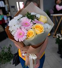 Букет цветов из:  Герберы, Розы и Хризантемы в Зольской