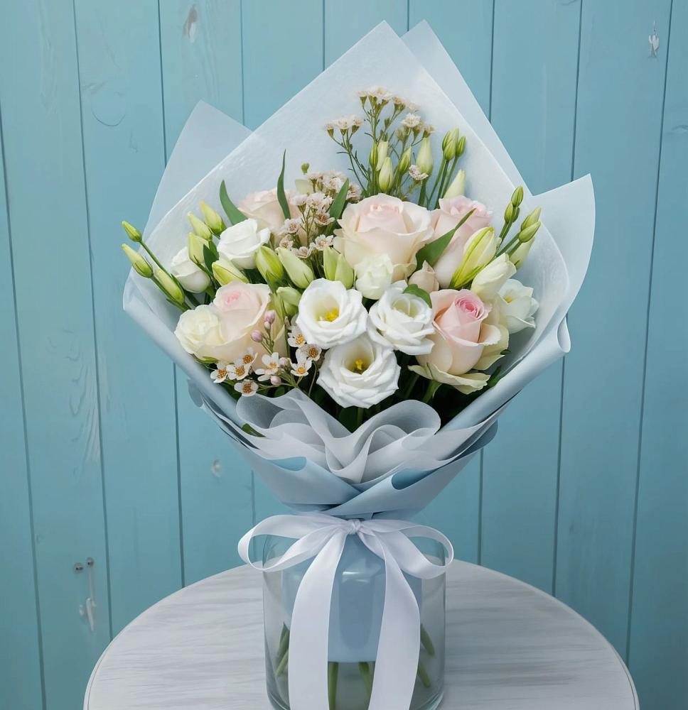 Букет цветов из: Розы и Лизиантусы в Зольской