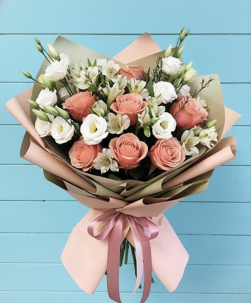 Букет цветов из: Розы, Альстромерии и Лизиантусы в Зольской