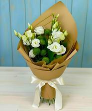 Букет цветов из:  Хризантемы и Лизиантусы в Зольской