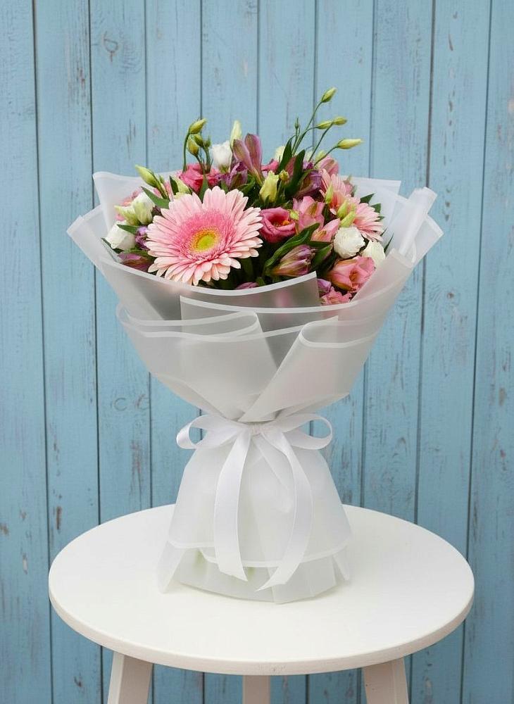 Букет цветов из: Герберы, Альстромерии и Лизиантусы в Зольской