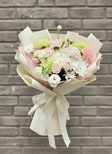 Букет цветов из:  Гвоздики, Розы, Лизиантусы и Хризантемы в Зольской