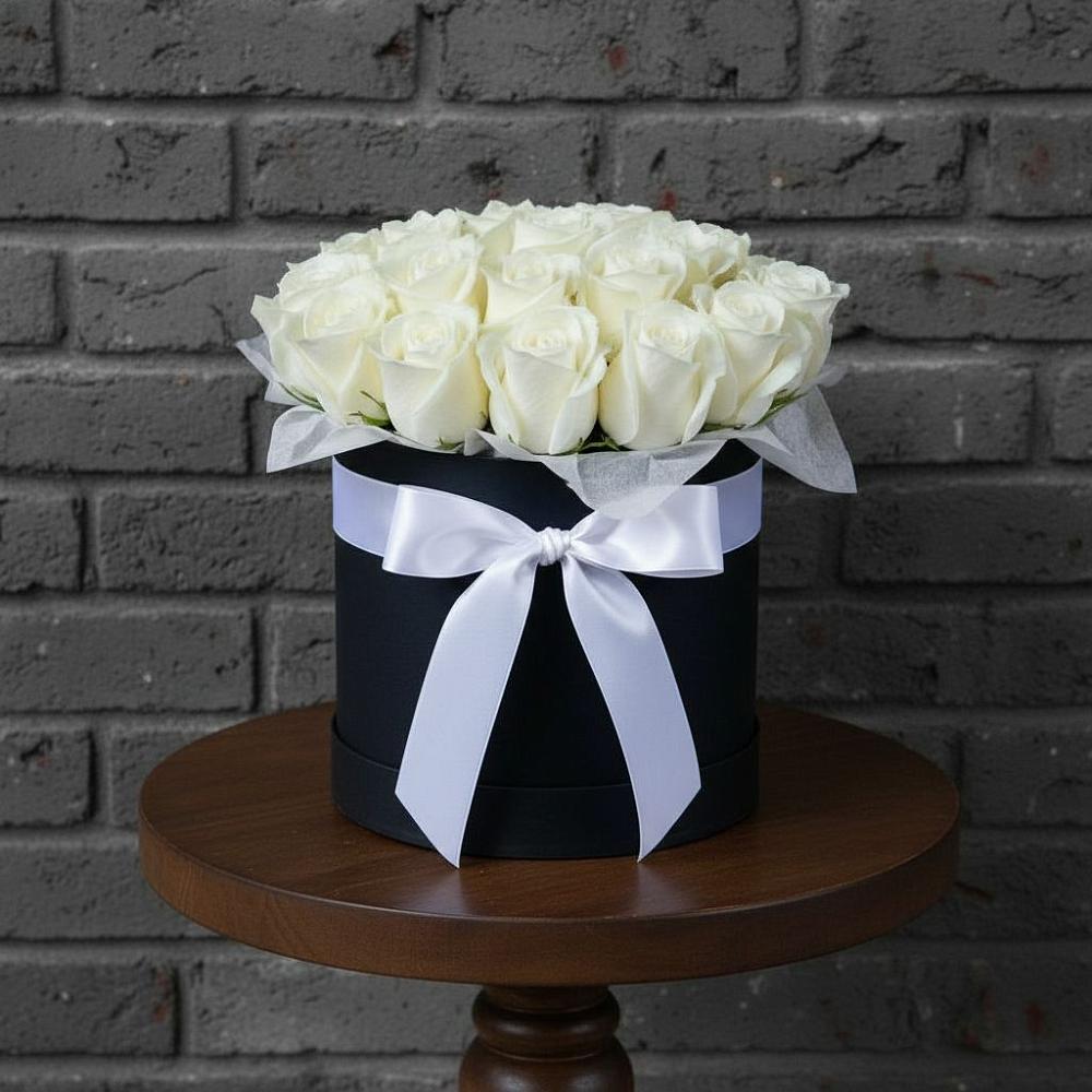 Цветочная композиция из Розы в шляпной коробке в Зольской