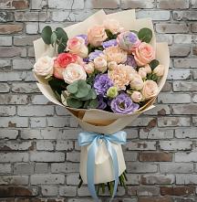 Букет цветов из:  Розы, Лизиантусы и Гвоздики в Зольской