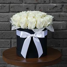 Цветочная композиция из Розы в шляпной коробке в Зольской