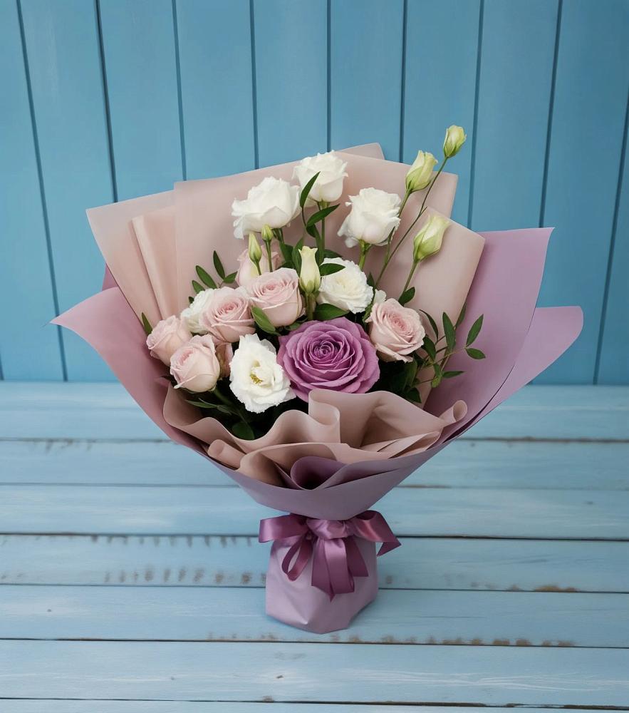 Букет цветов из: Розы и Лизиантусы в Зольской