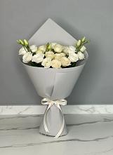 Букет цветов из:  Розы и Лизиантусы в Зольской